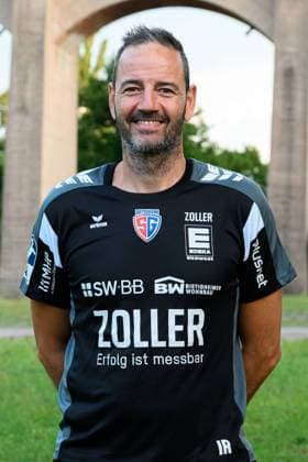 Bietigheim: HBL - 25 26 - SG BBM Bietigheim - Fotoshooting Trainer Iker Romero (Bietigheim) Bietigheim-Bissingen Halle am Viadukt Baden-Württemberg Deutschland