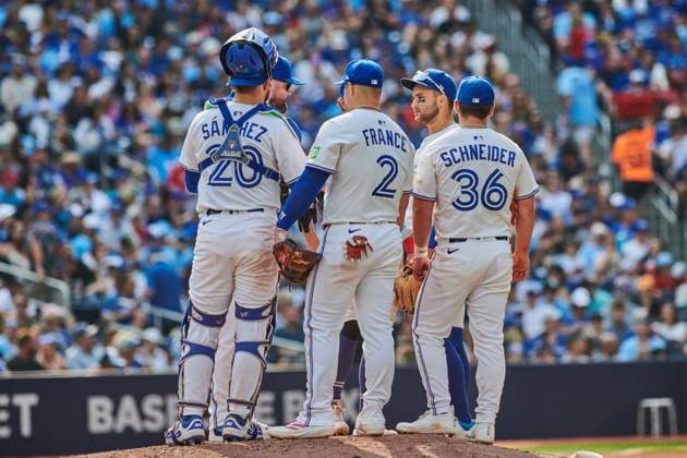 August 2, 2025, Toronto, On, Canada: The Toronto Blue Jays deliberate on the mound as they take on the Kansas City Royals during seventh inning MLB, Baseball Herren, USA baseball action in Toronto, on Saturday, Aug. 2, 2025. Canada News - August 2, 2025 - ZUMAc35_ 20250802_zaf_c35_128 Copyright: xSammyxKoganx