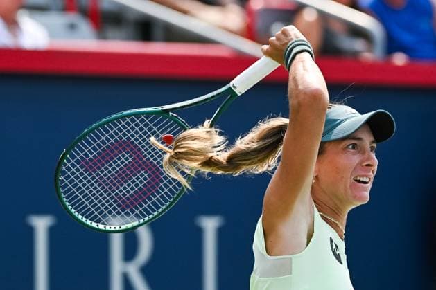 MONTREAL, QC - AUGUST 02: Mccartney Kessler (USA) returns the ball during a fourth round match at WTA, Tennis Damen National Bank Open on August 02, 2025 at IGA Stadium in Montreal, QC (Photo by David Kirouac Icon Sportswire) TENNIS: AUG 02 National Bank Open EDITORIAL USE ONLY Icon250802018