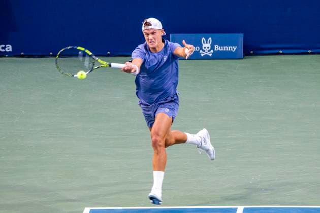 Danish player Holger Rune returns a shot against Australian Alexei Popyrin during the ATP, Tennis Herren 1000 tournament in Toronto, Canada, 02 August 2025. ATP 1000 Tournament in Toronto !ACHTUNG: NUR REDAKTIONELLE NUTZUNG!  Copyright: xJulioxCésarxRivasx AME7330 0828660571st