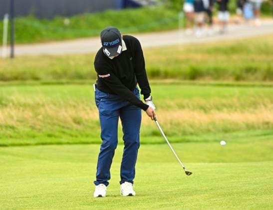 1st August 2025; Royal Porthcawl Golf Club, Porthcawl, Wales; AIG Womens Open Golf, Round 2; Akie Iwai chipping on to the 18th green  AledxHopkins