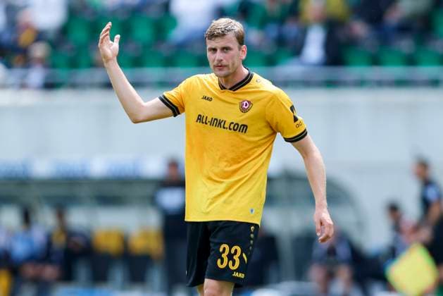 Christoph Daferner (Dynamo Dresden) gestikuliert, 2. Bundesliga, SpVgg Greuther Fürth v Dynamo Dresden, Sportpark Ronhof Thomas Sommer am 03. August 2025 in Fürth, Deutschland. (Foto von Marco Steinbrenner DeFodi Images) Christoph Daferner (Dynamo Dresden) gestures, 2. Bundesliga, SpVgg Greuther Fürth v Dynamo Dresden, Sportpark Ronhof Thomas Sommer, August 3, 2025 in Fürth, Germany. (Photo by Marco Steinbrenner DeFodi Images) DFB DFL REGULATIONS PROHIBIT ANY USE OF PHOTOGRAPHS AS IMAGE SEQUENCES AND OR QUASI-VIDEO.