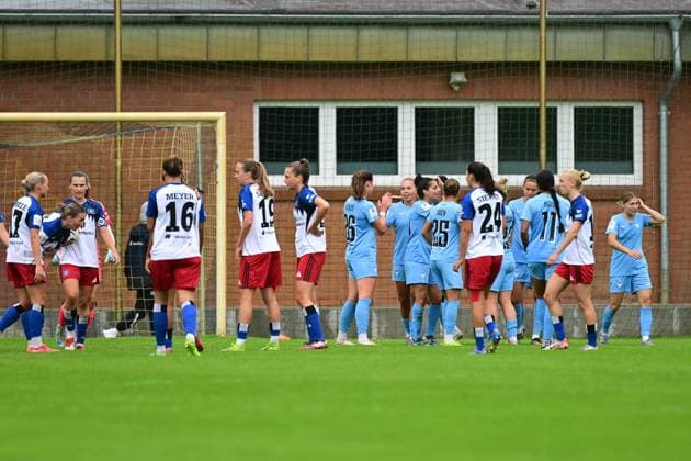 Fußball I Frauen I Saison 2025-2026 I Testspiel I Hamburger SV - FC Viktoria 1889 Berlin I 03.08.2025 Links Enttäuschung bei Hamburger SV Frauen und rechts Jubel bei FC Viktoria Berlin Frauen Hamburg Paul Hauenschild Sportanlage Hamburg Deutschland Copyright: xLobeca FelixxSchlikisx
