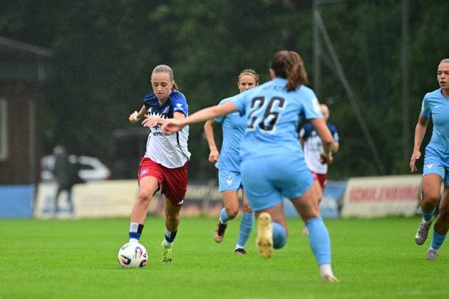 Fußball I Frauen I Saison 2025-2026 I Testspiel I Hamburger SV - FC Viktoria 1889 Berlin I 03.08.2025 Christin Martina Ingrid Meyer (16, Hamburger SV) Anna Höfker (26, FC Viktoria Berlin) Hamburg Paul Hauenschild Sportanlage Hamburg Deutschland Copyright: xLobeca FelixxSchlikisx