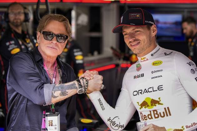 BOEDAPEST - Max Verstappen (Red Bull Racing) with Axl Rose before the start at the Hungaroring during the Hungarian Grand Prix. ANP SANDER KING xVIxANPxSportx xxANPxIVx 532746273 originalFilename: 532746273.jpg