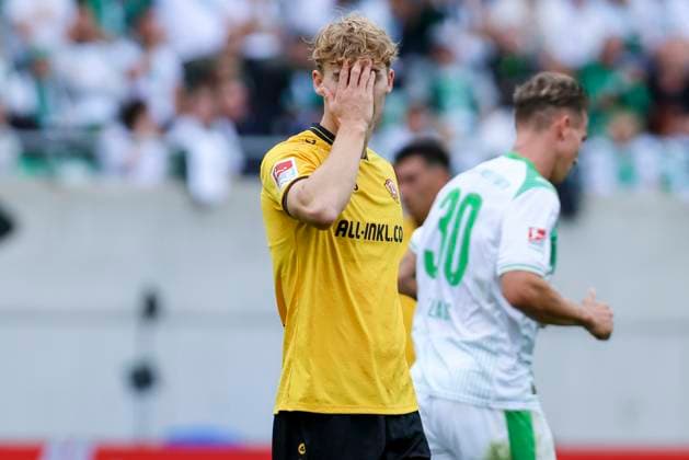 Dominik Kother (Dynamo Dresden) schaut enttaeuscht, 2. Bundesliga, SpVgg Greuther Fürth v Dynamo Dresden, Sportpark Ronhof Thomas Sommer am 03. August 2025 in Fürth, Deutschland. (Foto von Marco Steinbrenner DeFodi Images) Dominik Kother (Dynamo Dresden) looks dejected, 2. Bundesliga, SpVgg Greuther Fürth v Dynamo Dresden, Sportpark Ronhof Thomas Sommer, August 3, 2025 in Fürth, Germany. (Photo by Marco Steinbrenner DeFodi Images) DFB DFL REGULATIONS PROHIBIT ANY USE OF PHOTOGRAPHS AS IMAGE SEQUENCES AND OR QUASI-VIDEO.