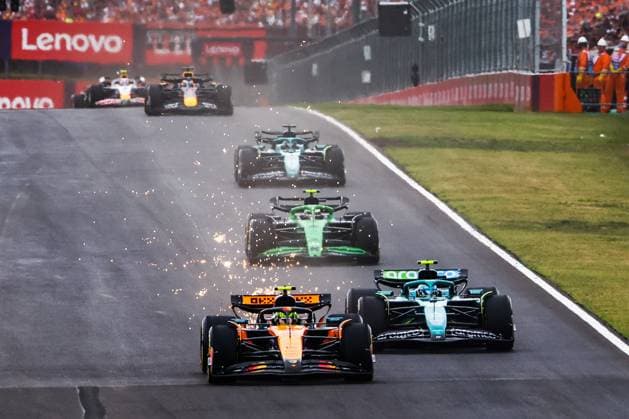 F1 Hungarian Grand Prix Lando Norris of McLaren during the start of the Formula 1 Hungarian Grand Prix at the Hungaroring circuit in Mogyorod near Budapest on August 3rd, 2025. Budapest Hungary  Copyright: xBeataxZawrzelx originalFilename:zawrzel-f1hungar250803_npZH7.jpg