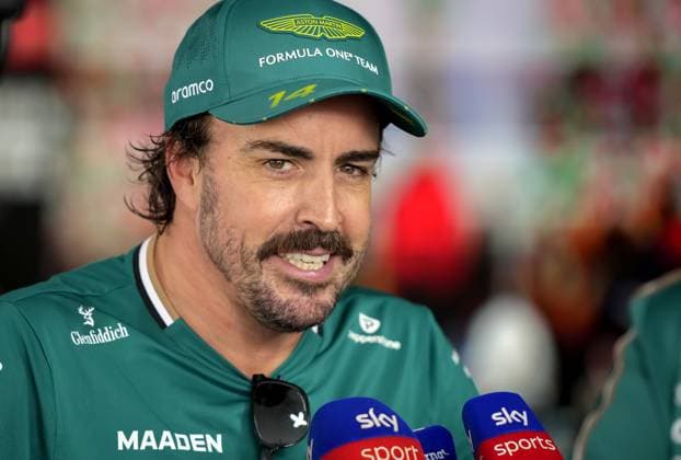 BOEDAPEST - Fernando Alonso (Aston Martin) speaks to the press at the Hungaroring an the end of the Hungarian Grand Prix. ANP SANDER KING xVIxANPxSportx xxANPxIVx 532755613 originalFilename: 532755613.jpg