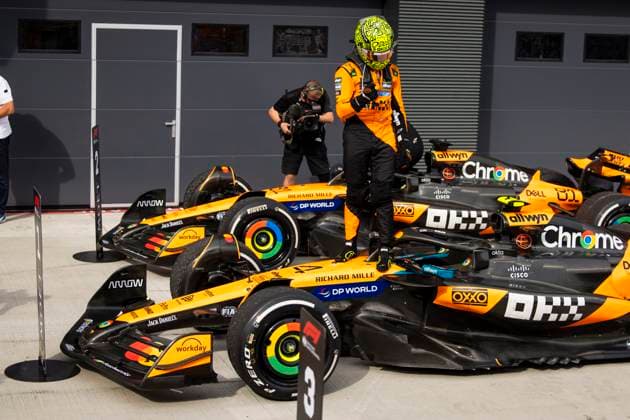 F1 - HUNGARIAN GRAND PRIX 2025 NORRIS Lando (gbr), McLaren F1 Team MCL39, portrait celebrating his win during the 2025 Formula 1 Lenovo Hungarian Grand Prix, 14th round of the 2025 FIA Formula One World Championship, WM, Weltmeisterschaft from August 1 to 3, 2025 on the Hungaroring, in Mogyorod, Hungary - MogyorodHungary  Copyright: xJulienxDelfossex