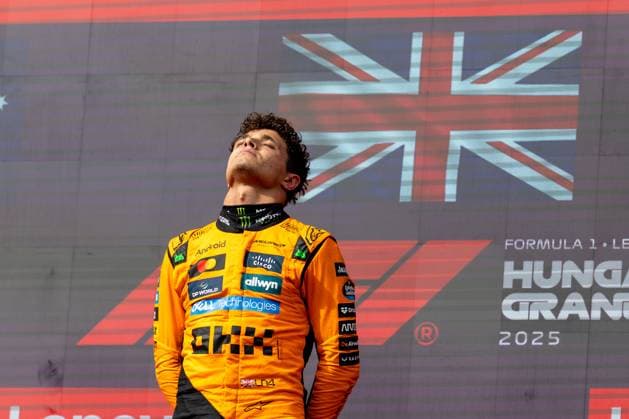 Lando Norris (McLaren Formula 1 Team, Großbritannien 04), HUN, Formel 1 Weltmeisterschaft, Grand Prix von Ungarn, Hungaroring, Renntag, Rennen, Podium, Saison 2025, 03.08.2025 HUN, Formel 1 Weltmeisterschaft, Grand Prix von Ungarn, Hungaroring, Rennen, Podium, Saison 2025, 03.08.2025 Budapest Copyright: xEibner-Pressefoto MarcelxFischerx EP_MFI