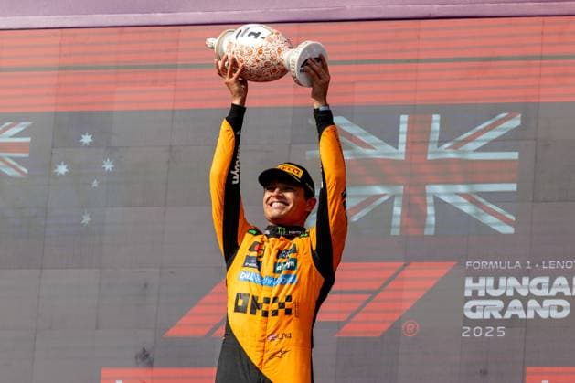 Lando Norris (McLaren Formula 1 Team, Großbritannien 04), HUN, Formel 1 Weltmeisterschaft, Grand Prix von Ungarn, Hungaroring, Renntag, Rennen, Podium, Saison 2025, 03.08.2025 HUN, Formel 1 Weltmeisterschaft, Grand Prix von Ungarn, Hungaroring, Rennen, Podium, Saison 2025, 03.08.2025 Budapest Copyright: xEibner-Pressefoto MarcelxFischerx EP_MFI