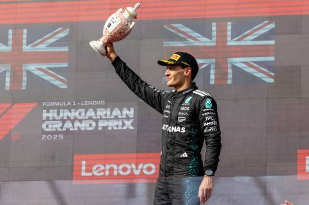 George Russell (Mercedes-AMG Petronas F1 Team, Großbritannien, 63), HUN, Formel 1 Weltmeisterschaft, Grand Prix von Ungarn, Hungaroring, Renntag, Rennen, Podium, Saison 2025, 03.08.2025 HUN, Formel 1 Weltmeisterschaft, Grand Prix von Ungarn, Hungaroring, Rennen, Podium, Saison 2025, 03.08.2025 Budapest Copyright: xEibner-Pressefoto MarcelxFischerx EP_MFI