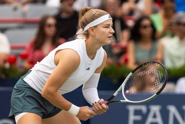 August 3, 2025, Montreal, Quebec, Canada: KAROLINA MUCHOVA (11) from Czech republic waiting service in first set against Madison Keys (6) from USA in round of 16 at Canadian Open at IGA stadium in Montreal, Quebec, Canada on 2025-08-03 Montreal Canada - ZUMAl189 20250803_zsp_l189_005 Copyright: xYannickxLegarex