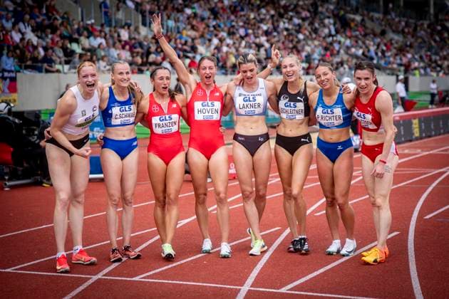 Deutsche Leichtathletik-Meisterschaften; Dresden, 03.08.2025 Die Teilnhmerinnen des 400m-Finales: v.l. Siegerin Skadi Schier (SCC Berlin), Corinna Schwab (LAC Erdgas Chemnitz), Judith Franzen (TSV Bayer 04 Leverkusen), Annkathrin Hoven (TSV Bayer 04 Leverkusen), Jana Lakner (LG TELIS FINANZ Regensburg, Platz 3), Elisa Lechleitner (LAZ Ludwigsburg, Platz 2), Pauline Richter (1. LAV Rostock), Karolina Pahlitzsch (LG Nord Berlin); Deutsche Leichtathletik-Meisterschaften am 03.08.2025 im Heinz-Steyer-Stadion, Dresden (Sachsen). *** German Athletics Championships Dresden, 03 08 2025 The participants of the 400m final from left winner Skadi Schier SCC Berlin , Corinna Schwab LAC Erdgas Chemnitz , Judith Franzen TSV Bayer 04 Leverkusen , Annkathrin Hoven TSV Bayer 04 Leverkusen , Jana Lakner LG TELIS FINANZ Regensburg, 3rd place , Elisa Lechleitner LAZ Ludwigsburg, 2nd place , Pauline Richter 1 LAV Rostock , Karolina Pahlitzsch LG Nord Berlin German Athletics Championships on 03 08 2025 at Heinz Steyer Stadium, Dresden Saxony Copyright: xBEAUTIFULxSPORTS AxelxKohringx