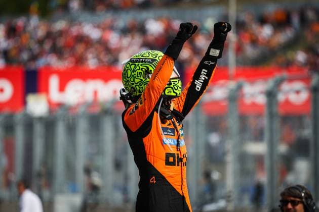 F1 - HUNGARIAN GRAND PRIX 2025 NORRIS Lando (gbr), McLaren F1 Team MCL39, portrait celebration during the 2025 Formula 1 Lenovo Hungarian Grand Prix, 14th round of the 2025 FIA Formula One World Championship, WM, Weltmeisterschaft from August 1 to 3, 2025 on the Hungaroring, in Mogyorod, Hungary - MogyorodHungary  Copyright: xANTONINxVINCENTx