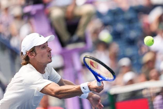 August 3, 2025, Toronto, Ontario, Canada: Alex De Minaur of Australia plays a forehand against Frances Tiafoe of the United States of America during the Men s Singles round of 16 match on day 9 of the ATP, Tennis Herren Masters 1000 National Bank Open at Sobeys Stadium. on August 3, 2025 in Toronto, Canada. Toronto Canada - ZUMAe321 20250803_zsa_e321_003 Copyright: xLeonardoxRamirezx