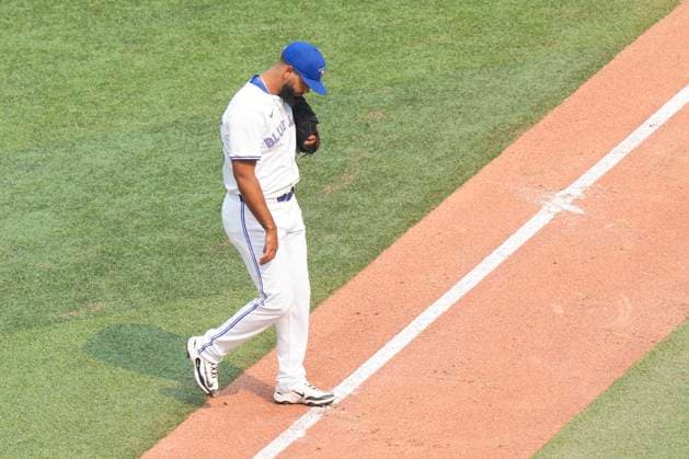 August 3, 2025, Toronto, On, CAN: Toronto Blue Jays pitcher Seranthony DomoÂ­nguez (48) is pulled from the game after Kansas City Royals Tyler Tolbert hits a two run RBI single during tenth inning MLB, Baseball Herren, USA baseball action in Toronto on Sunday August 3, 2025. Seranthony DomoÂ­Nguez  - ZUMAc35_ 20250803_zaf_c35_088 Copyright: xChrisxYoungx