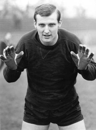 Fussball Deutschland U.B.z. Nationaltorwart Manfred Manglitz. 1965 !ACHTUNG AUFNAHMEDATUM GESCHÄTZT! *** Football Germany u B Z National goalkeeper Manfred Manglitz 1965 ATTENTION date estimated !ACHTUNG AUFNAHMEDATUM GESCHÄTZT!