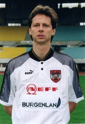 Fussball Oesterreich B.z. Nationalspieler Peter Schoettel Portrait in Farbe Votava Wien !ACHTUNG AUFNAHMEDATUM GESCHÄTZT!