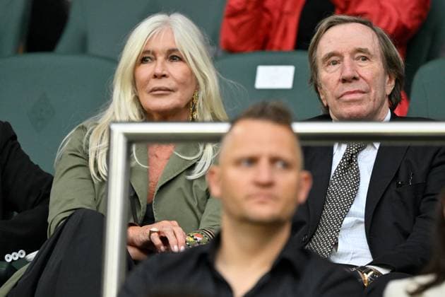 Moenchengladbach, Borussia Park, 02.08.25, GER, Herren, Testspiel, Saison 2025-2026, Borussia Moenchengladbach - FC Valencia Bild: Guenter NETZER mit Ehefrau Elvira Nordrhein-Westfalen Deutschland *** Moenchengladbach, Borussia Park, 02 08 25, GER, Men, Test match, Season 2025 2026, Borussia Moenchengladbach FC Valencia Picture Guenter NETZER with wife Elvira Nordrhein Westfalen Germany