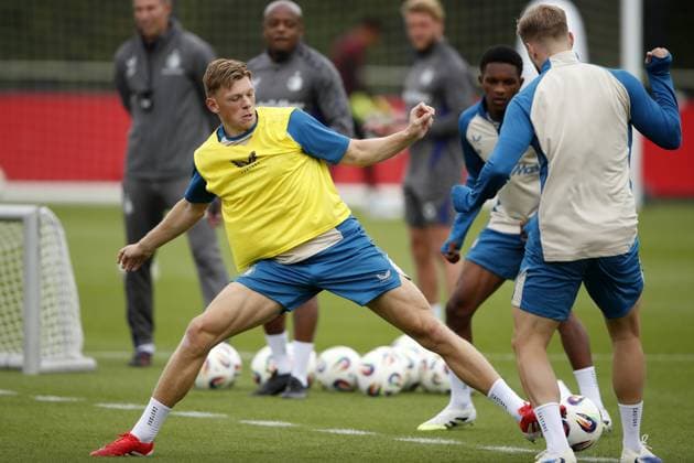 ROTTERDAM - Jan Plug of Feyenoord during a training session at training complex 1908, prior to the third qualifying round Champions League match between Feyenoord and FenerbahoÂße, August 5, 2025 in Rotterdam, Netherlands. ANP BART STOUTJESDIJK xVIxANPxSportx xxANPxIVx 532855765 originalFilename: 532855765.jpg
