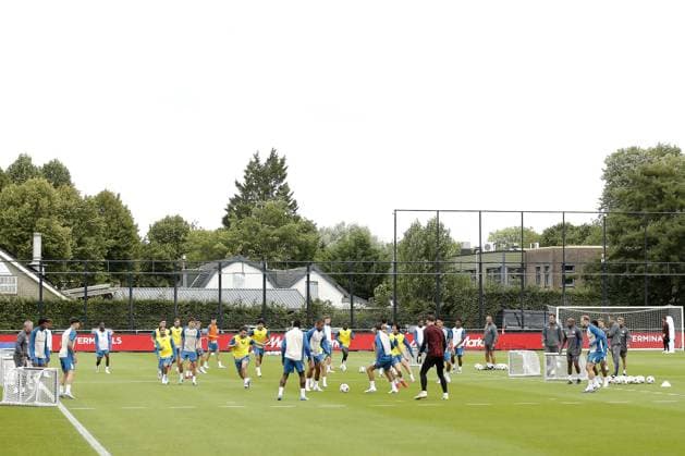 ROTTERDAM - Overview training Feyenoord during a practice session at training complex 1908, ahead of the third qualifying round Champions League match between Feyenoord and FenerbahoÂße, on Aug. 5, 2025 in Rotterdam, Netherlands. ANP BART STOUTJESDIJK xVIxANPxSportx xxANPxIVx 532855815 originalFilename: 532855815.jpg