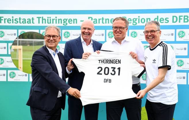 Partner-Region Thueringen und DFB 05.08.2025, Blankenhain, Spa & GolfResort Weimarer Land, Presseempfang zur Partnerschaft des Freistaats Thueringen und dem Deutschen Fußball-Bundes (DFB) ueber mehrere Jahre im Bild: DFB-Vizepraesident Hermann Winkler, Ministerpraesident Mario Voigt, LEG-Geschaeftsfuehrer Andreas Krey und DFB-Geschaeftsfuehrer Andreas Rettig - die Kooperation besteht bis 2031 *** Partner Region Thuringia and DFB 05 08 2025, Blankenhain, Spa GolfResort Weimarer Land, press reception for the partnership between the Free State of Thuringia and the German Football Association DFB over several years, pictured DFB Vice-President Hermann Winkler, State Premier Mario Voigt, LEG Managing Director Andreas Krey and DFB Managing Director Sport Andreas Rettig the cooperation will continue until 2031