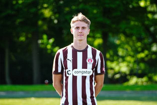 Erik Ahlstrand (FC St. Pauli, 20) GER, FC St. Pauli, Fussball, 1. Bundesliga, Portraettermin 2025 2026, 05.08.2025 GER, FC St. Pauli, Fussball, 1. Bundesliga, Portraettermin 2025 2026, 05.08.2025 Hamburg Copyright: xEibner-Pressefoto MarcelxvonxFehrnx EP_MFN