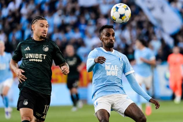 250805 Jordan Larsson of FC Copenhagen and Taha Ali of Malmö FF during the UEFA Champions League qualifier football match between Malmö FF and FC Copenhagen on August 5, 2025 in Malmö. Photo: Christian Örnberg BILDBYRAN COP 166 CS0745 fotboll football soccer fotball uefa champions league champions league malmö ff fc copenhagen bbeng Copyright: CHRISTIANxÖRNBERG BB250805CO043