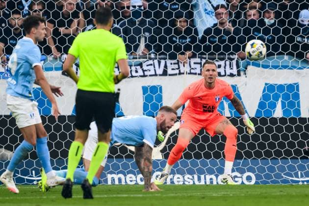 250805 Goalkeeper Robin Olsen of Malmö FF during the UEFA Champions League qualifier football match between Malmö FF and FC Copenhagen on August 5, 2025 in Malmö. Photo: Carl Sandin BILDBYRAN kod CS CS0745 fotboll football soccer fotball uefa champions league champions league malmö ff fc copenhagen bbeng Copyright: CARLxSANDIN BB250805CS058