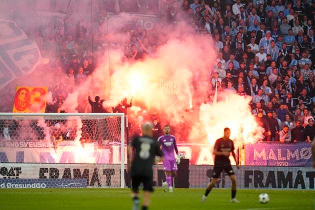 Champions League: Malmö FF - FC Copenhagen Malmo s fans with flares during the Champions League match in the third qualifying round between Malmö FF and FC Koebenhavn at Eleda Stadion in Malmö, Tuesday, August 5, 2025. (Photo: Mads Claus Rasmussen Scanpix 2025) , Malmö Denmark Copyright: MadsxClausxRasmussenx spdk20250805-203522-L