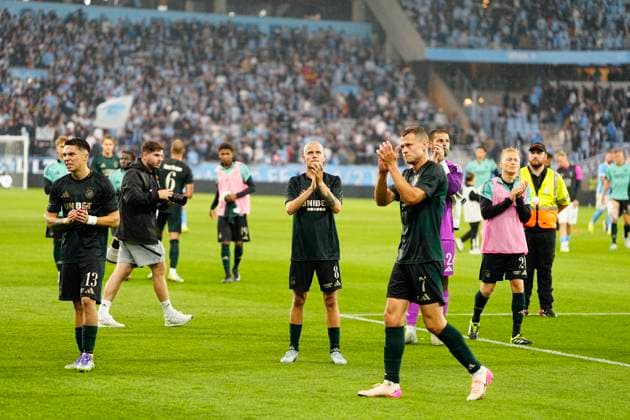 Champions League: Malmö FF - FC Copenhagen Copenhagen s Rodrigo Huescas, Magnus Mattsson and Viktor Claesson after the Champions League match in the third qualifying round between Malmö FF and FC Koebenhavn at Eleda Stadion in Malmö, Tuesday, August 5, 2025. (Photo: Mads Claus Rasmussen Scanpix 2025) , Malmö Denmark Copyright: MadsxClausxRasmussenx spdk20250805-205213-L