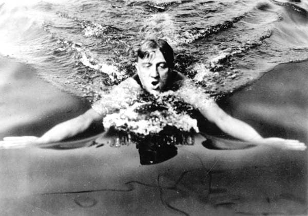 Schwimmen Wasserball Deutschland U.B.z. Erich Rademacher beim Schwimmen. !ACHTUNG AUFNAHMEDATUM GESCHÄTZT! *** Swimming Waterpolo Germany u B Z Erich Rademacher the Swimming ATTENTION date estimated !ACHTUNG AUFNAHMEDATUM GESCHÄTZT!
