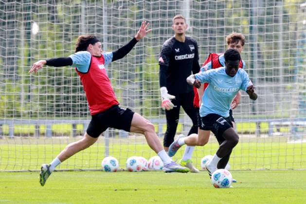 DEU, DFL, 2. FBL Hertha BSC, Training, 06.08.2025, Sportforum, Berlin, DEU, DFL, 2. FBL Hertha BSC, Training, im Bild Boris Lum (Hertha BSC Berlin 21), Fabian Reese (Hertha BSC Berlin 11) DFL - regulations prohibit any use of Photographs as image sequences and or quasi-video