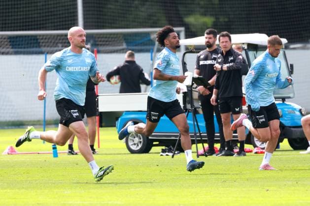 DEU, DFL, 2. FBL Hertha BSC, Training, 06.08.2025, Sportforum, Berlin, DEU, DFL, 2. FBL Hertha BSC, Training, im Bild Auslafen, Hertha-Spieler, Toni Leistner (Hertha BSC Berlin 37), Jeremy Dudziak (Hertha BSC Berlin 19), Michael Cuisance (Hertha BSC Berlin 10) DFL - regulations prohibit any use of Photographs as image sequences and or quasi-video