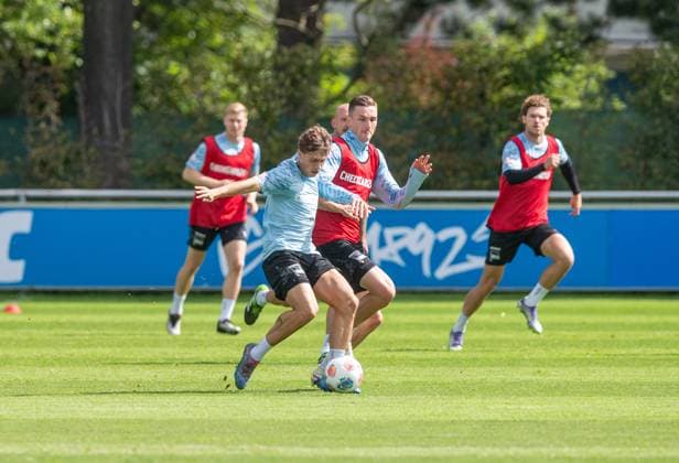 Fussball, Herren, Saison 2025 26, 2. Bundesliga, Hertha BSC, Training, v.l. Maurice Krattenmacher (Hertha BSC), Niklas Kolbe (Hertha BSC), 06.08. 2025,