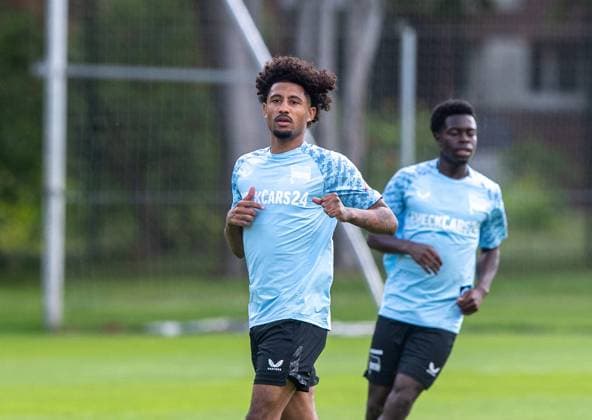 Fussball, Herren, Saison 2025 26, 2. Bundesliga, Hertha BSC, Training, v.l. Jeremy Dudziak (Hertha BSC), Boris Mamuzah Lum (Hertha BSC), 06.08. 2025,