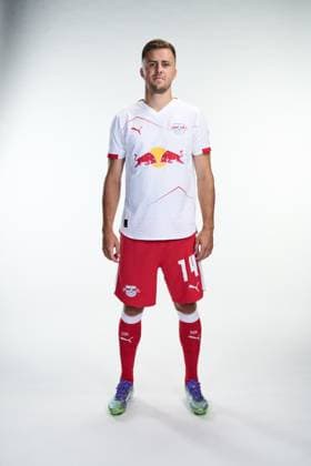 Achtung: Redaktionelle Nutzung honorarfrei - Attention: Free of charge for editorial use - Christoph Baumgartner (RB Leipzig) *** Attention Editorial use free of charge Attention Free of charge for editorial use Christoph Baumgartner RB Leipzig *** Porträttermin Porträt Vorstellung Präsentation Pressetermin 2025 2026 xptt x0x, RedBull,Red Bull, Saison 2025 2026, 1.BL,Fußball,Herren,Fussball,Freisteller,Shooting,Atelier,Studio,Studioshooting, *** Attention Editorial use free of charge Attention Free of charge for editorial use Christoph Baumgartner RB Leipzig Attention Editorial use free of charge Attention Free of charge for editorial use Christoph Baumgartner RB Leipzig Porträttermin Porträt Vorstellung Präsentation Pressetermin 2025 2026 xptt x0x, RedBull,Red Bull, Saison 2025 2026, 1 BL,Fußball,Herren,Fussball,Freisteller,Shooting,Atelier,Studio,Studioshooting,