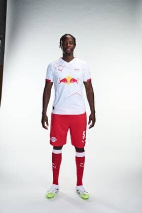 Achtung: Redaktionelle Nutzung honorarfrei - Attention: Free of charge for editorial use - El Chadaille Bitshiabu (RB Leipzig)