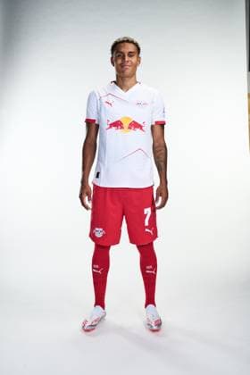 Achtung: Redaktionelle Nutzung honorarfrei - Attention: Free of charge for editorial use - Antonio Nusa (RB Leipzig) *** Attention Editorial use free of charge Attention Free of charge for editorial use Antonio Nusa RB Leipzig *** Porträttermin Porträt Vorstellung Präsentation Pressetermin 2025 2026 xptt x0x, RedBull,Red Bull, Saison 2025 2026, 1.BL,Fußball,Herren,Fussball,Freisteller,Shooting,Atelier,Studio,Studioshooting, *** Attention Editorial use free of charge Attention Free of charge for editorial use Antonio Nusa RB Leipzig Attention Editorial use free of charge Attention Free of charge for editorial use Antonio Nusa RB Leipzig Porträttermin Porträt Vorstellung Präsentation Pressetermin 2025 2026 xptt x0x, RedBull,Red Bull, Saison 2025 2026, 1 BL,Fußball,Herren,Fussball,Freisteller,Shooting,Atelier,Studio,Studioshooting,