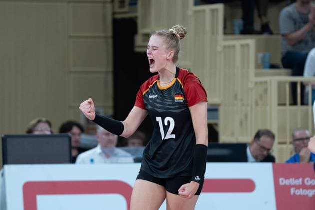 06.08.2025, xhfmx, Volleyball EM-Qualifikation, Deutschland - Schweiz Hanna Orthmann (Deutschland) jubelt gegen die Schweiz (DFL DFB REGULATIONS PROHIBIT ANY USE OF PHOTOGRAPHS as IMAGE SEQUENCES and or QUASI-VIDEO) Wiesbaden