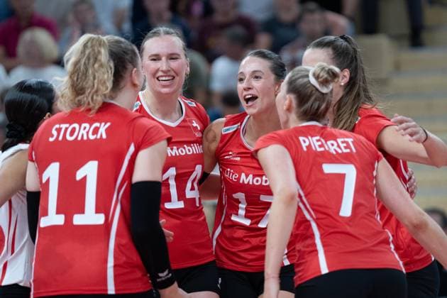 06.08.2025, xhfmx, Volleyball EM-Qualifikation, Deutschland - Schweiz v.l. Maja Storck (Schweiz), Laura Dervisaj-Künzler (Schweiz), Julie Lengweiler (Schweiz), Meline Pierret (Schweiz) jubeln gegen Deutschland (DFL DFB REGULATIONS PROHIBIT ANY USE OF PHOTOGRAPHS as IMAGE SEQUENCES and or QUASI-VIDEO) Wiesbaden