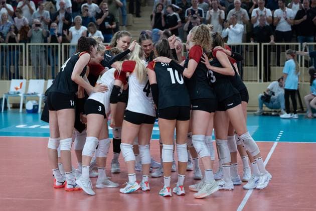 06.08.2025, xhfmx, Volleyball EM-Qualifikation, Deutschland - Schweiz Deutschland bejubelt den Sieg gegen die Schweiz (DFL DFB REGULATIONS PROHIBIT ANY USE OF PHOTOGRAPHS as IMAGE SEQUENCES and or QUASI-VIDEO) Wiesbaden