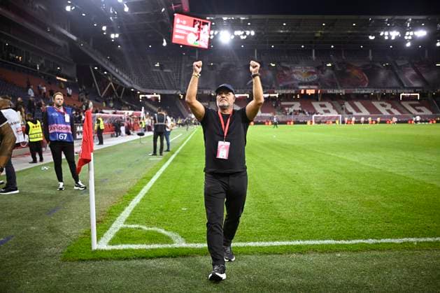 Salzburg v Club Brugge - UEFA Champions League SALZBURG, AUSTRIA - AUGUST 06 : Verhaeghe Bart president of Club Brugge greeting the supporters during the UEFA Champions League 2025 26 third qualifying round first leg between Salzburg and Club Brugge on August 6, 2025 in Salzburg, Austria, 06 08 2025 Salzburg Austria  Copyright: xTomasxSiskx