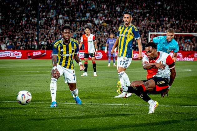 Feyenoord Rotterdam midfielder Quinten Timber scores the 1-0 during the match Feyenoord - Fenerbahce at the Kuip Stadium for the third qualifying round champions league season 2025-2026 in Rotterdam, Netherlands on 6 august 2025, (photo by Marcel van Dorst EYE4images DeFodi Images)