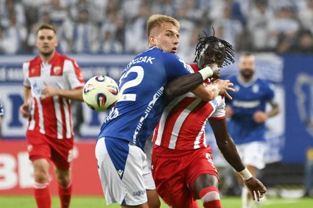 Mateusz Skrzypczak and Cherif Ndiaye during match of the third qualifying round of the UEFA Champions League between Lech Poznan vs Crvena Zvezda, Poland, on August 6 2025  Copyright: xMichalxDubiel IPAxSportx xipa-agency.netx xx IPA_61825673 IPA_Agency_IPA61825673