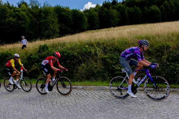 Tour Of Poland - Stage 3 The peloton rides during Stage 3 of the Tour of Poland from Walbrzych to the Sowie Mountains in Wroclaw, Poland, on August 6, 2025. Walbrzych Poland  Copyright: xMateuszxBireckix originalFilename:birecki-tourofpo250806_npSWN.jpg
