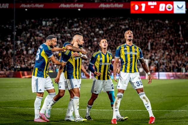 Fenerbahce SK midfielder Sofyan Amrabat scores the 1-1 and celebrating the goal during the match Feyenoord - Fenerbahce at the Kuip Stadium for the third qualifying round champions league season 2025-2026 in Rotterdam, Netherlands on 6 august 2025, (photo by Marcel van Dorst EYE4images DeFodi Images)