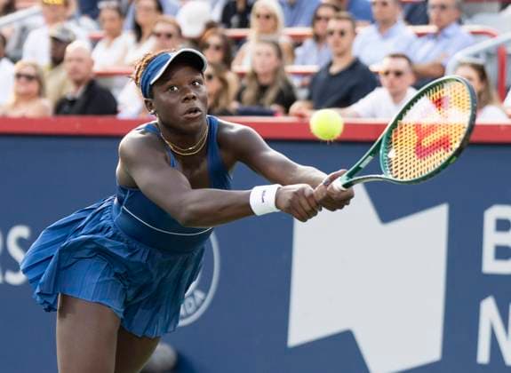 August 6, 2025, Montreal, Pq, Canada: Victoria Mboko of Canada reaches for a return to Elena Rybakina of Kazakhstan during semifinal tennis action at the National Bank Open in Montreal, Wednesday, Aug. 6, 2025. Canada News - August 6, 2025  - ZUMAc35_ 20250806_zaf_c35_070 Copyright: xChristinnexMuschix