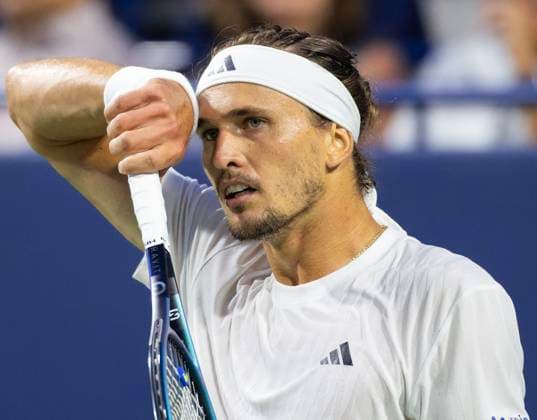 (250807) -- TORONTO, Aug. 7, 2025 -- Alexander Zverev of Germany wipes off sweat during the men s singles semifinal match between Alexander Zverev of Germany and Karen Khachanov of Russia at the 2025 National Bank Open tennis tournament in Toronto, Canada, on Aug. 6, 2025. (Photo by Xinhua) (SP)CANADA-TORONTO-TENNIS-NATIONAL BANK OPEN-MEN S SINGLES-SEMIFINALS ZouxZheng 